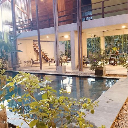Hachi Homestay & Spa Hue Zewnętrze zdjęcie